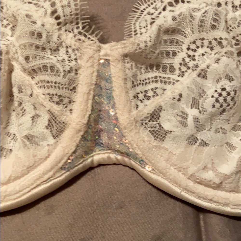 Victoria secret bra new with tags 32DD